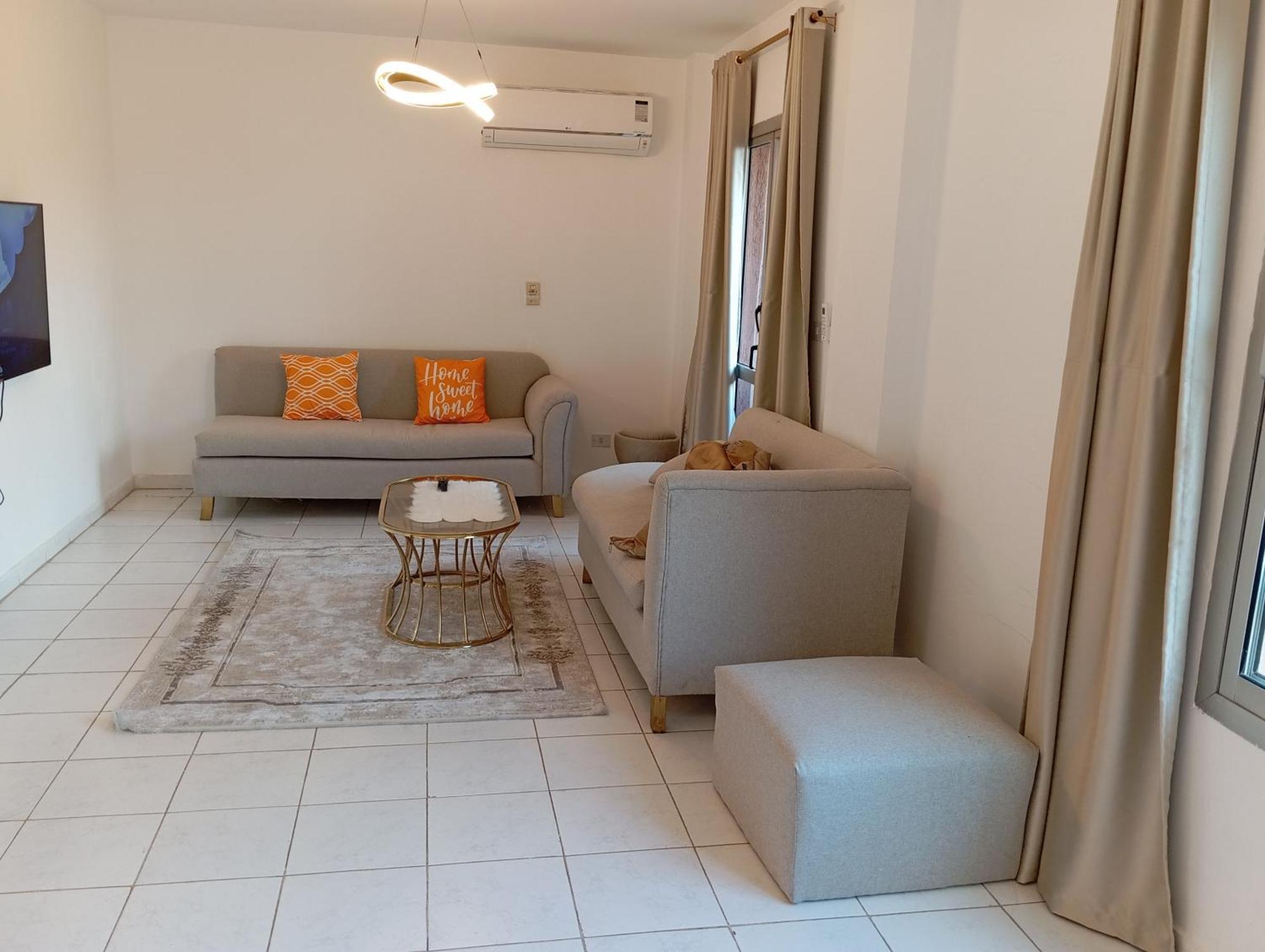 Apartment 3 Bedrooms 3 Bathrooms, Rehab Old Market *